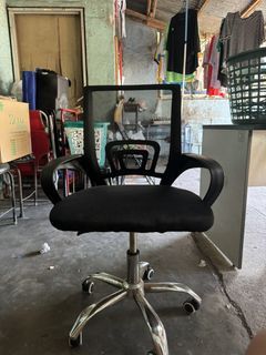 OFFICE CHAIR + TABLE OFFICE