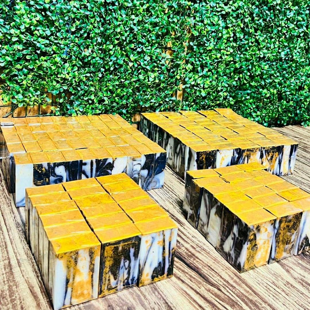 Original Goddess Luxury soap (Category: Bath) located in Caloocan City. Submitted by biboyscloset (Listing ID 1299769807, Image 3). Description: Premium Beauty Whitening soap with Essential Oils + Sun Protection & 24 K Gold Dust.