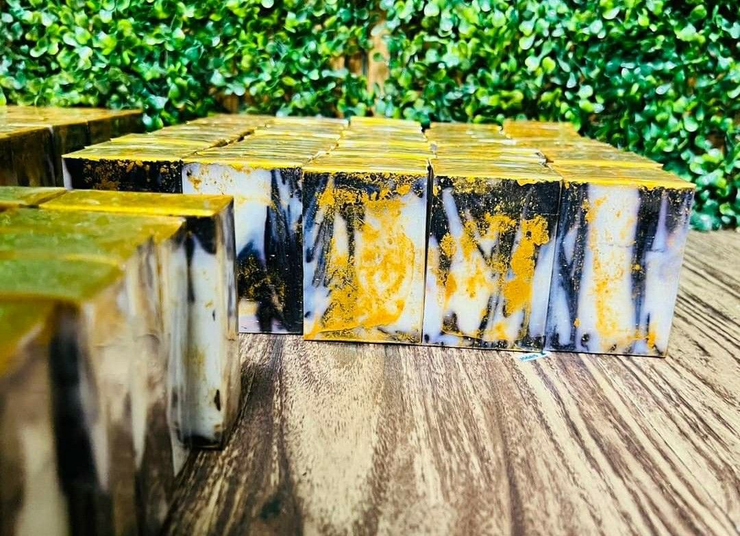 Original Goddess Luxury soap (Category: Bath) located in Caloocan City. Submitted by biboyscloset (Listing ID 1299769807, Image 2). Description: Premium Beauty Whitening soap with Essential Oils + Sun Protection & 24 K Gold Dust.