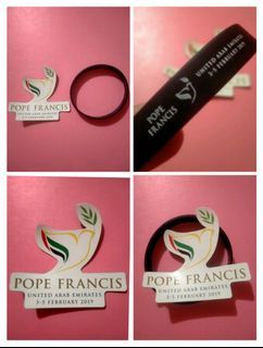 Pope Francis visits United Arab Emirates Dubai Memorabilia Set (Wristband + Magnet) Limited Collectible | Papal Merchandise Religious Collector