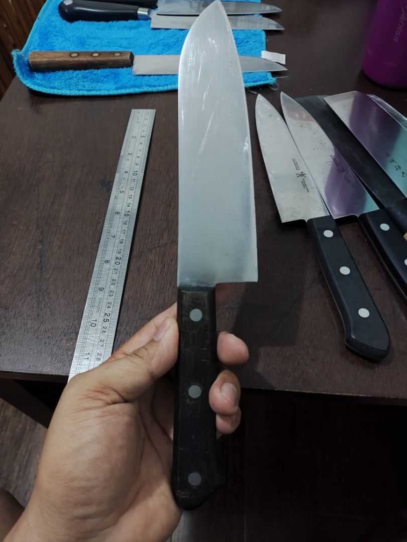 Santoku knife Masahiro (Category: Knives & Chopping Boards) located in Paranaque City. Submitted by dadzkie0304 (Listing ID 1299697094, Image 2). Description: Santoku knife msc 450 Masahiro brand Hi- stainless steel Blade length 165mm wla lng ung takip sa last rivet.