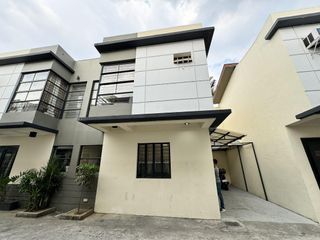 TOWNHOUSE  in Congressional Quezon City
Near S&R Congressional