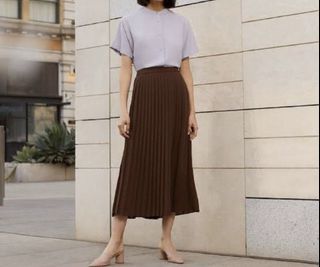 Uniqlo Pleated Skirt in Brown