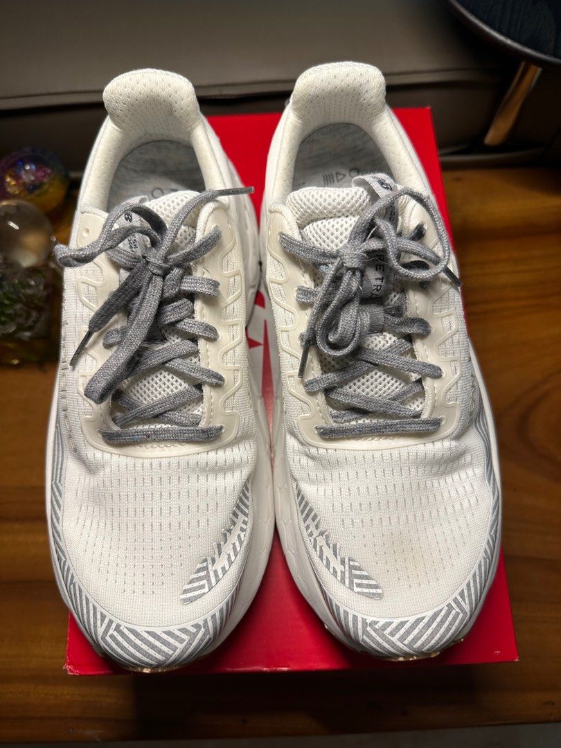 US10.5 Brand new unworn Men s New Balance Fresh Foam More Trail White