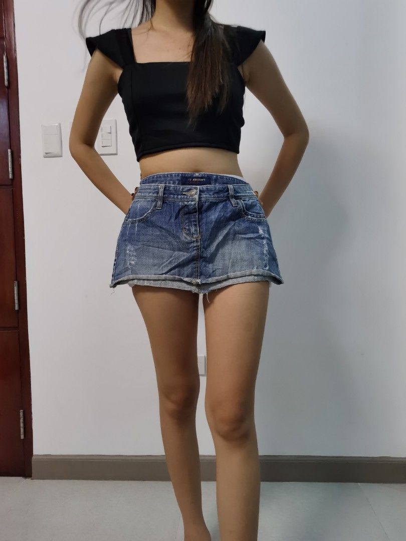 US MINI SKIRTS (Category: Skirts) located in Mabalacat. Submitted by thriftte (Listing ID 1299685806, Image 3). Description: Pic 1 size 29 to 32 Pic 2 size 35 to 37 Pic 3 size 33 Pic 4 size 25 Pic 5 size 25 to 26.