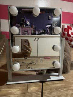 Vanity mirror/ lights