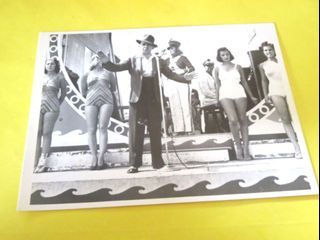 VINTAGE 1939 TORONTO Canada Postcard -GIRLIE SHOW AT CANADIAN  NATIONAL EXHIBITION PLACE 1939