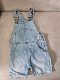 (Category: ) located in . Submitted by boutique2018 (Listing ID 1299631682, Image 1). Description: .