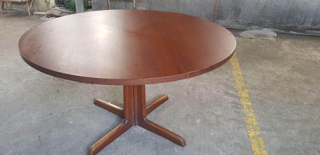2nd hand round dining table, Furniture & Home Living, Furniture, Tables ...