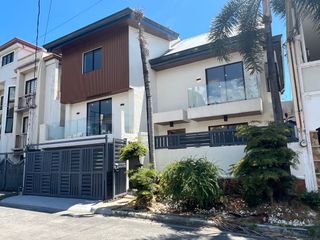 5 bedrooms house with pool in greenwoods executive village pasig/cainta/taytay easy access to C5 C6 taguig makati mandaluyong ortigas