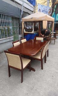 6 Seaters Classic  Dining Furniture Set, Good Condition
Brand: Oliver - Japan Surplus, Pre-loved 
Materials: SolidWood, Leather, Decorative Plywood, Metal Accessories 

Size:
Chairs
Height (Seat) - 17 inches
Height (Back Rest) - 30.5 inches
Width