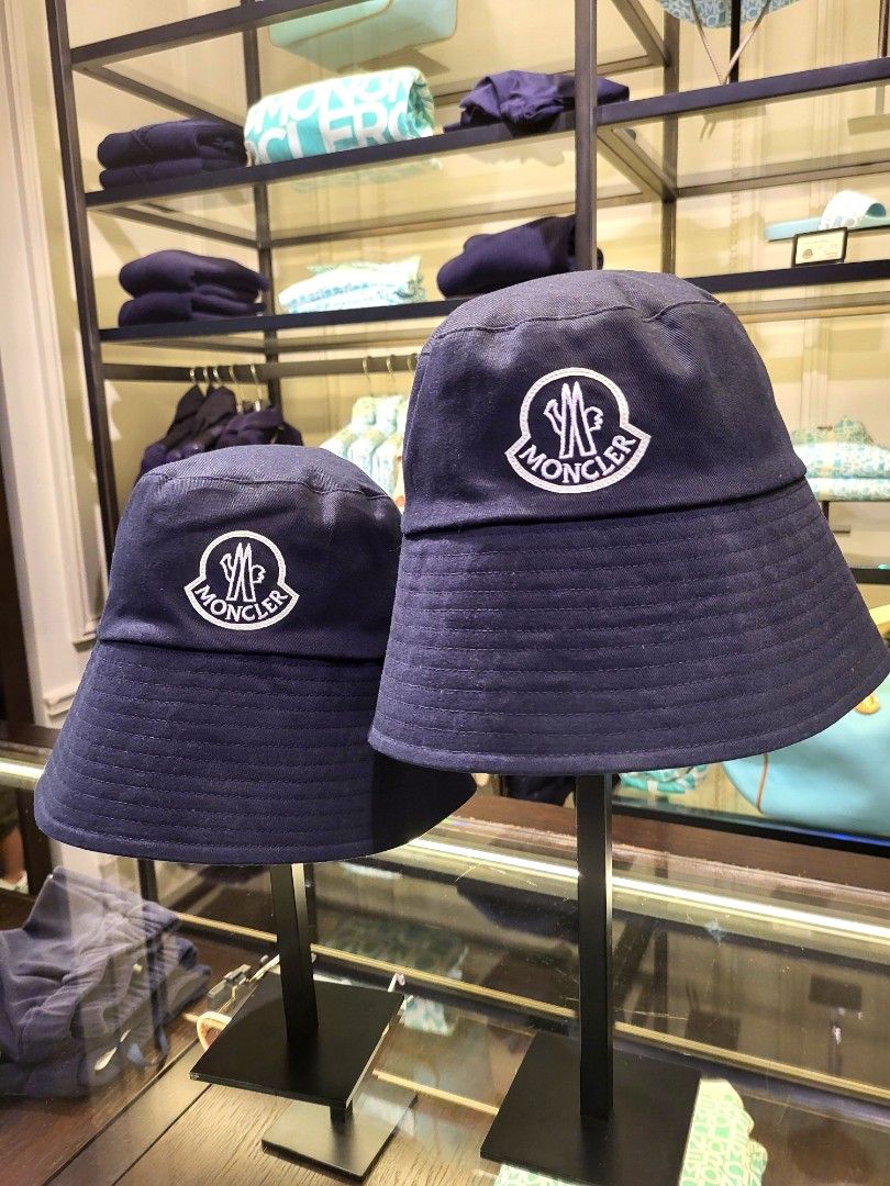 Moncler navy cap clearance