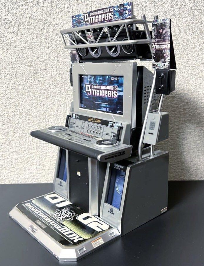 絕版beatmania IIDX 15 DJ TROOPERS 模型節奏d j, 書籍、休閒與玩具