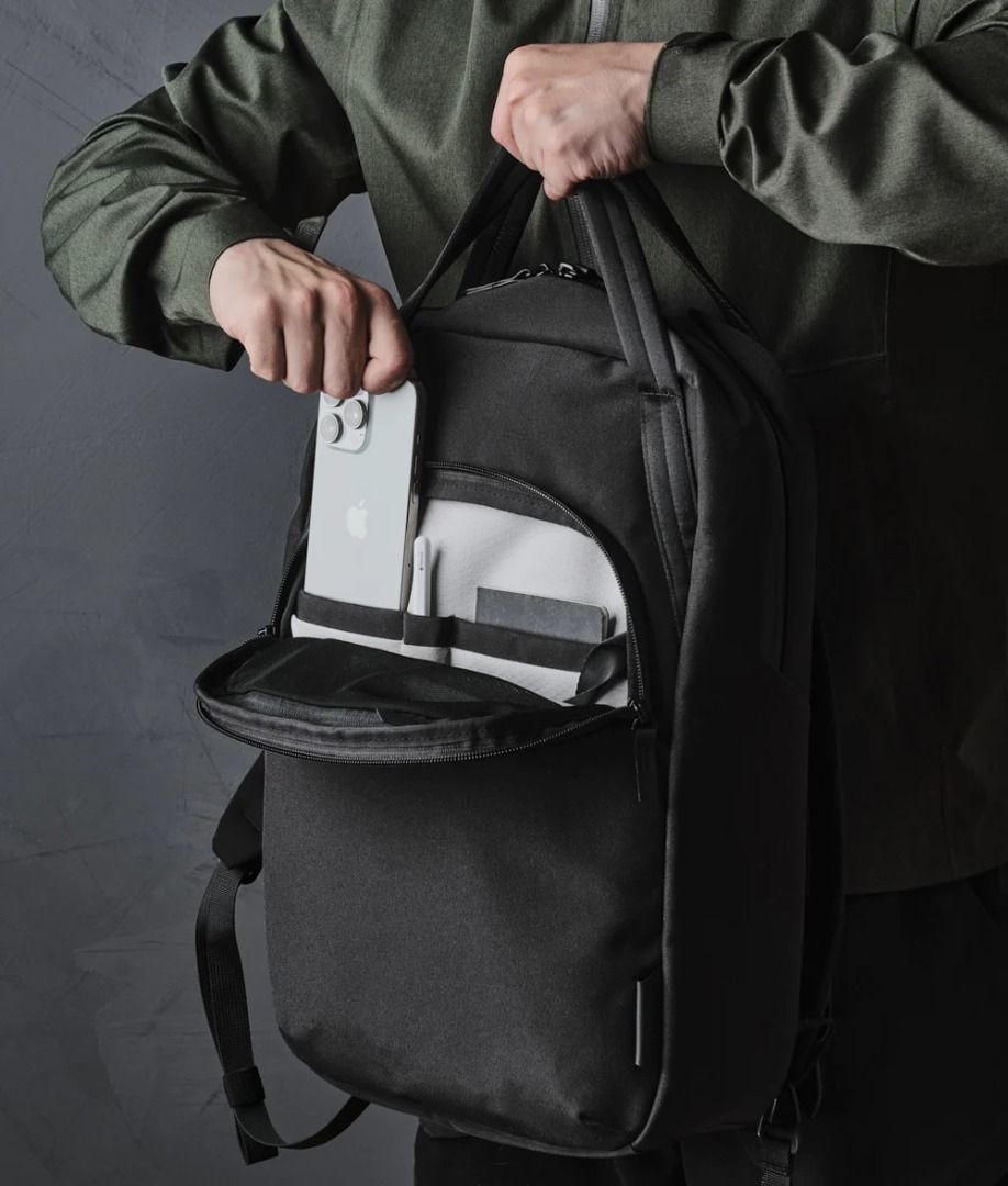 Alpaka] BRAVO TOTEPACK 防水手提背包, 男裝, 袋, 背包- Carousell