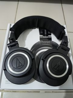 audio technica ath m50xbt2 almost new