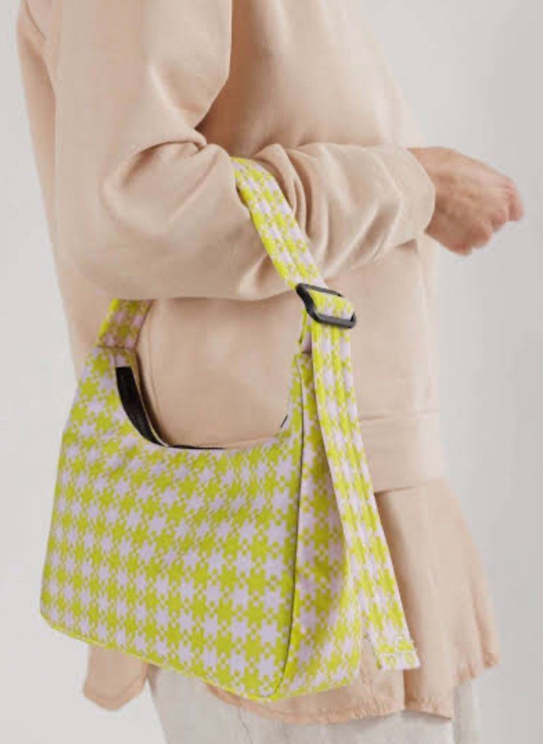 Baggu Mini Nylon in Pistachio (Category: Shoulder Bags) located in Mandaluyong City. Submitted by elainey_declutter (Listing ID 1299782861, Image 2). Description: Used once only. RFS: I use my other baggu bags more 😅.