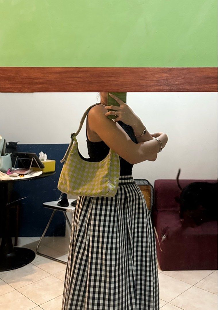 Baggu Mini Nylon in Pistachio (Category: Shoulder Bags) located in Mandaluyong City. Submitted by elainey_declutter (Listing ID 1299782861, Image 3). Description: Used once only. RFS: I use my other baggu bags more 😅.
