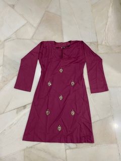 (Category: ) located in . Submitted by aa_wardrobe (Listing ID 1299911345, Image 1). Description: .