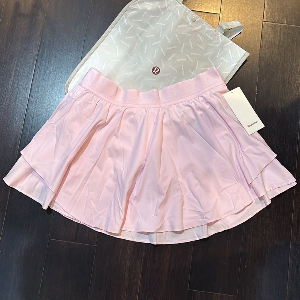 Lululemon pink skirt size 6 top
