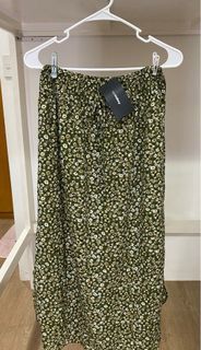 001 Brand New Green Floral Summer Skirt