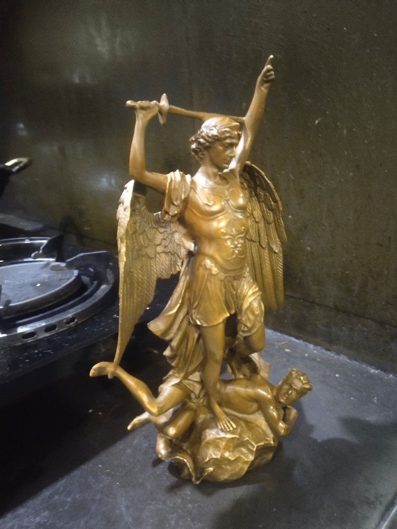 Brass St. Michael the archangel statue display (Category: Religious Items) located in Manila. Submitted by kurukutuk (Listing ID 1299891964, Image 3). Description: brass St. Michael the archangel statue display 13 x 7 Inches HxL made of brass.