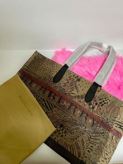 BURBERRY bags/totes