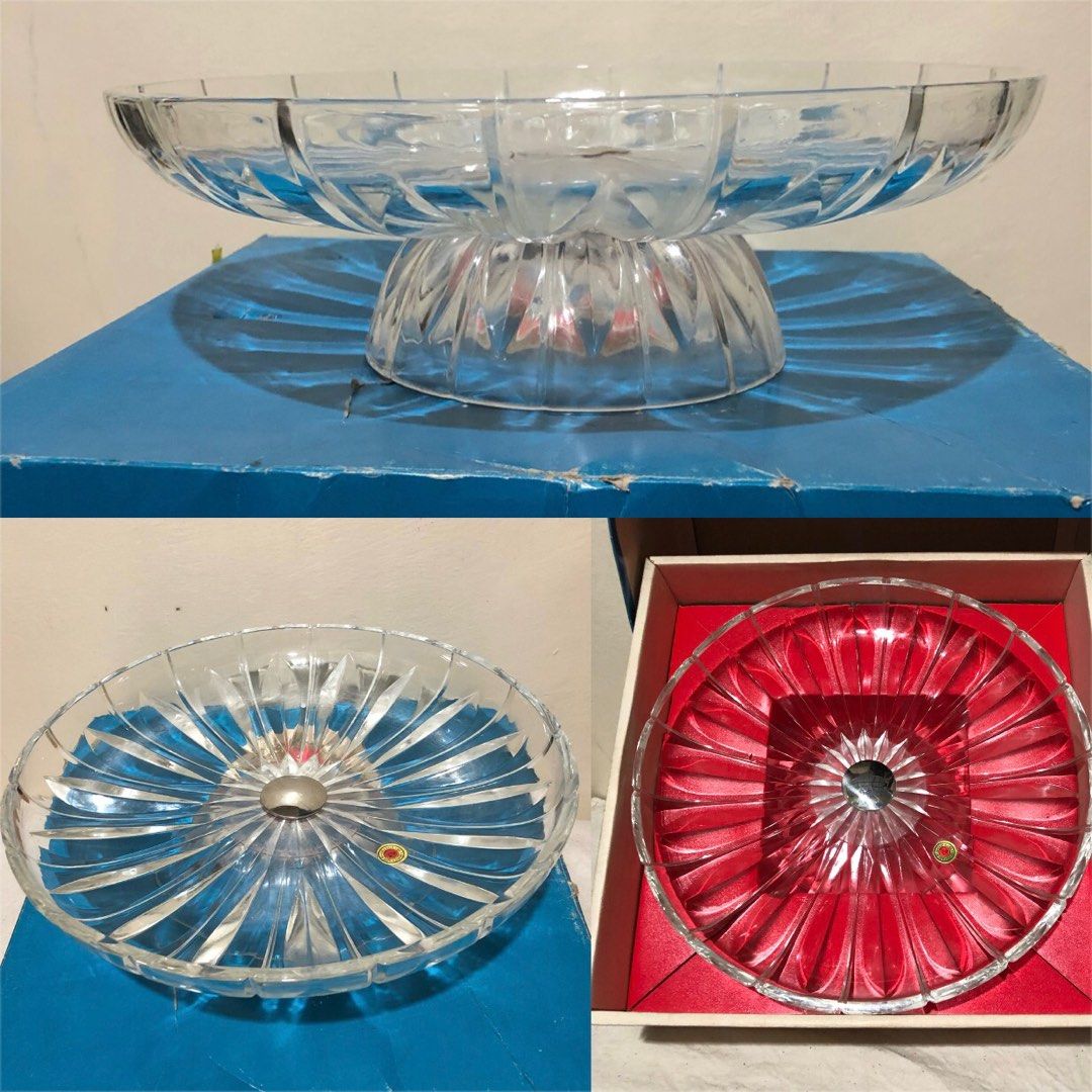 Cake/fruit tray glass (Category: Other Kitchenware & Tableware) located in Caloocan City. Submitted by e_o62059 (Listing ID 1299924868, Image 1). Description: Japan branded brand new in original box; pristine condition; aderia glass brand Size-D27.5cm x H7.5cm.
