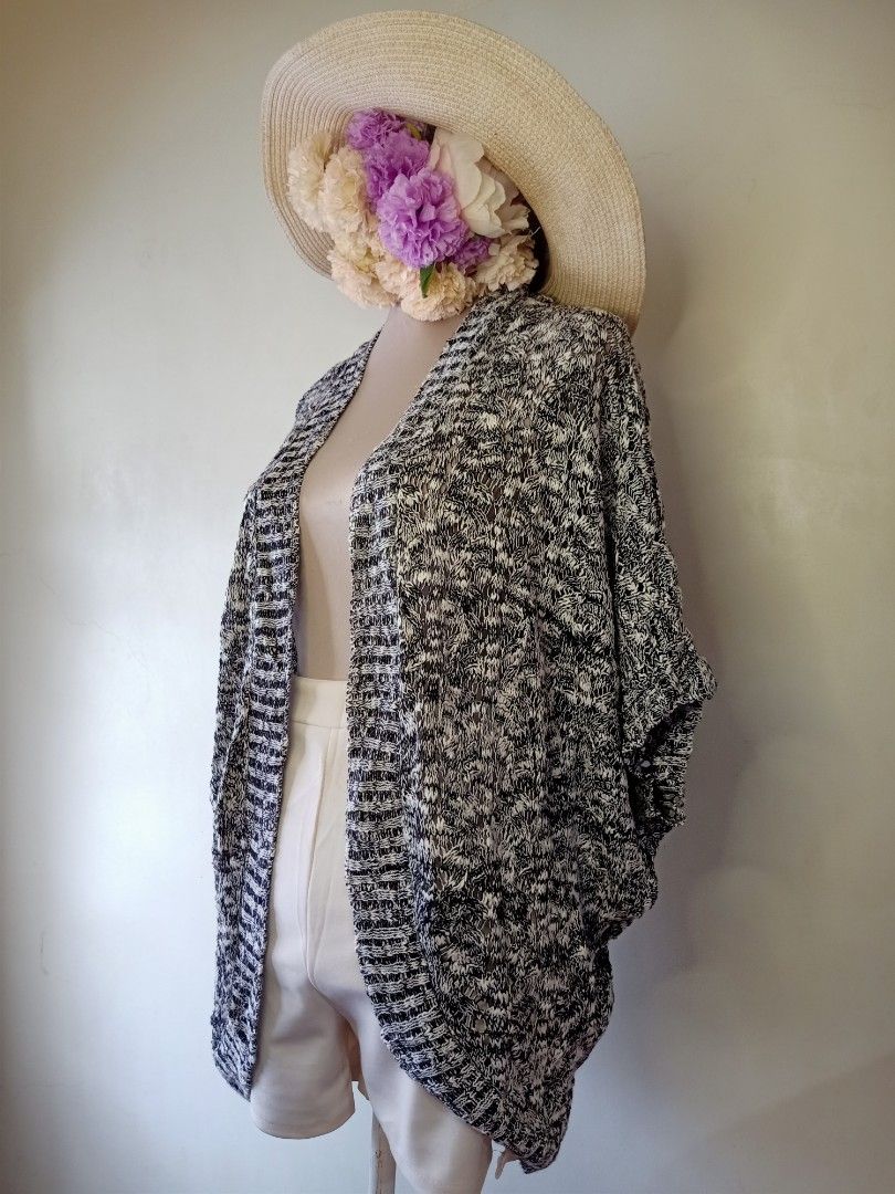 Cardigan fits up to XXL Women s Fashion Coats Jackets and Outerwear on Carousell