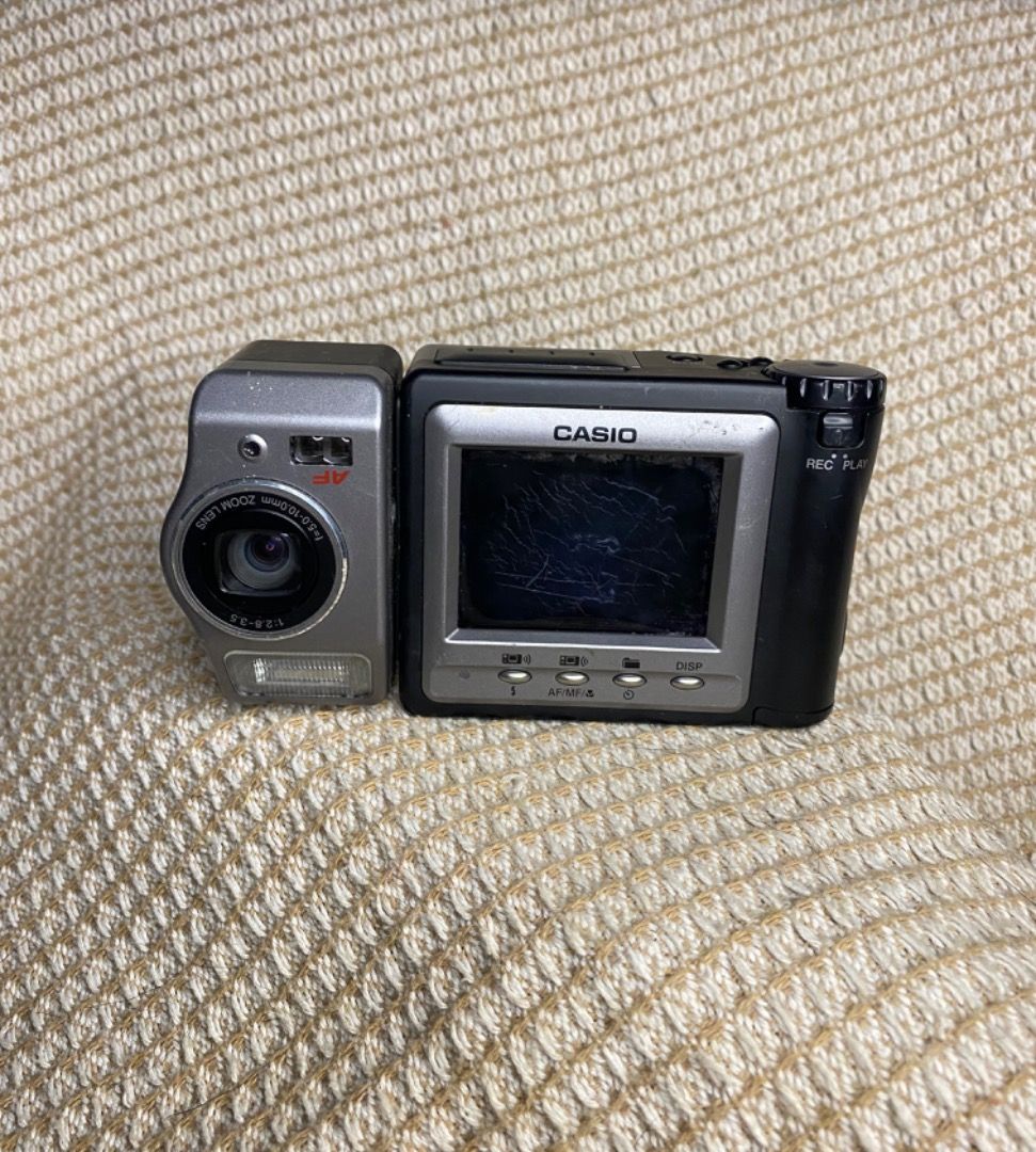 Casio QV-7000sx (rotatable lens), Photography, Cameras on Carousell