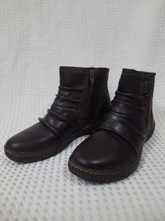 Clarks Collection boots