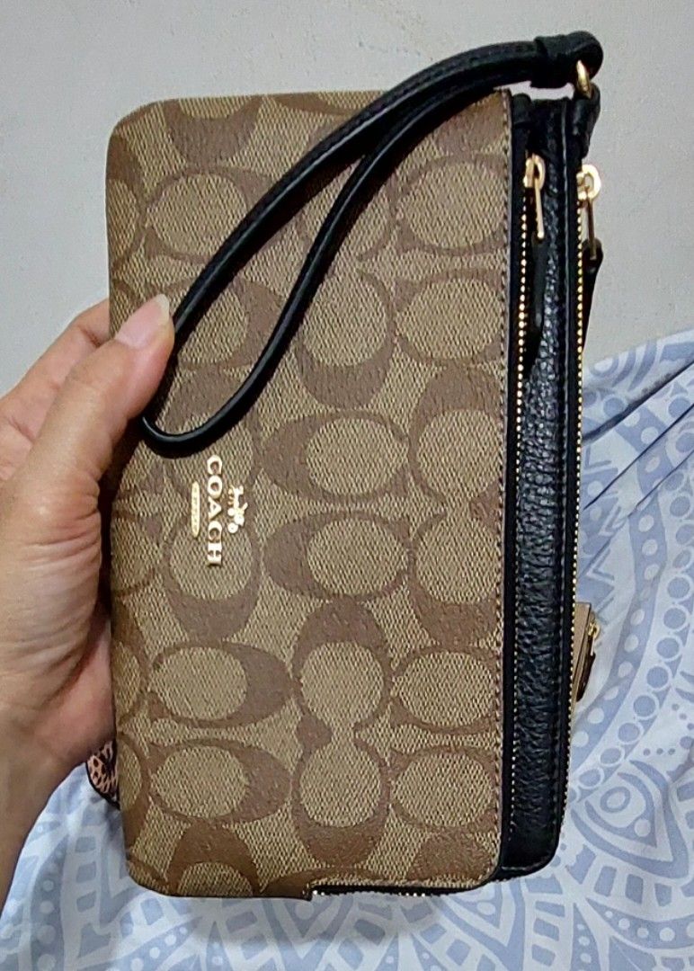 Coach Pouch Double zip Large. NETT NO NEGO lagi yah sudah harga SALE murahhhh Barang Mewah Tas Dompet di Carousell