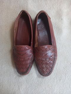 COLE HAAN Women's Woven Leather Flats Size 6B Bought in the USA
