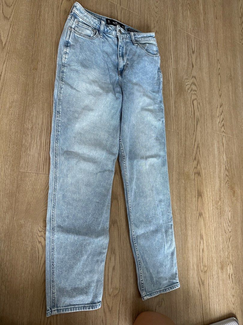 Hollister ultra high rise Mom jeans size 27 waist L 25