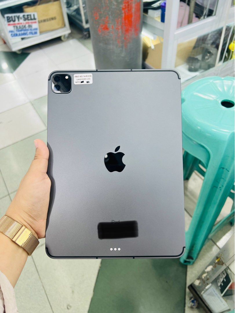 Ipad pro 2021 M1 128gb Cellular 11inch (Category: iPad) located in San Juan City. Submitted by javedsgadgetshop (Listing ID 1299888658, Image 1). Description: OPEN FOR INSTALLMENT VIA CREDIT CARD/GGIVES & SWAP/TRADE-IN! WE BUY AND SELL ( ANYKINDS OF UNIT BINIBILI PO NAMIN)! PTPA : Padelete po f bawal Read ❗️Onhand ‼️ Ipad Pro M1 11' •128gb •NTC Variant •Good batt health •Factory Unlock •95% Smoothness •No hidden issue | No Repaired •100% Authenti