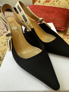 (Category: ) located in . Submitted by danishhakimwardrobe (Listing ID 1299846663, Image 1). Description: .
