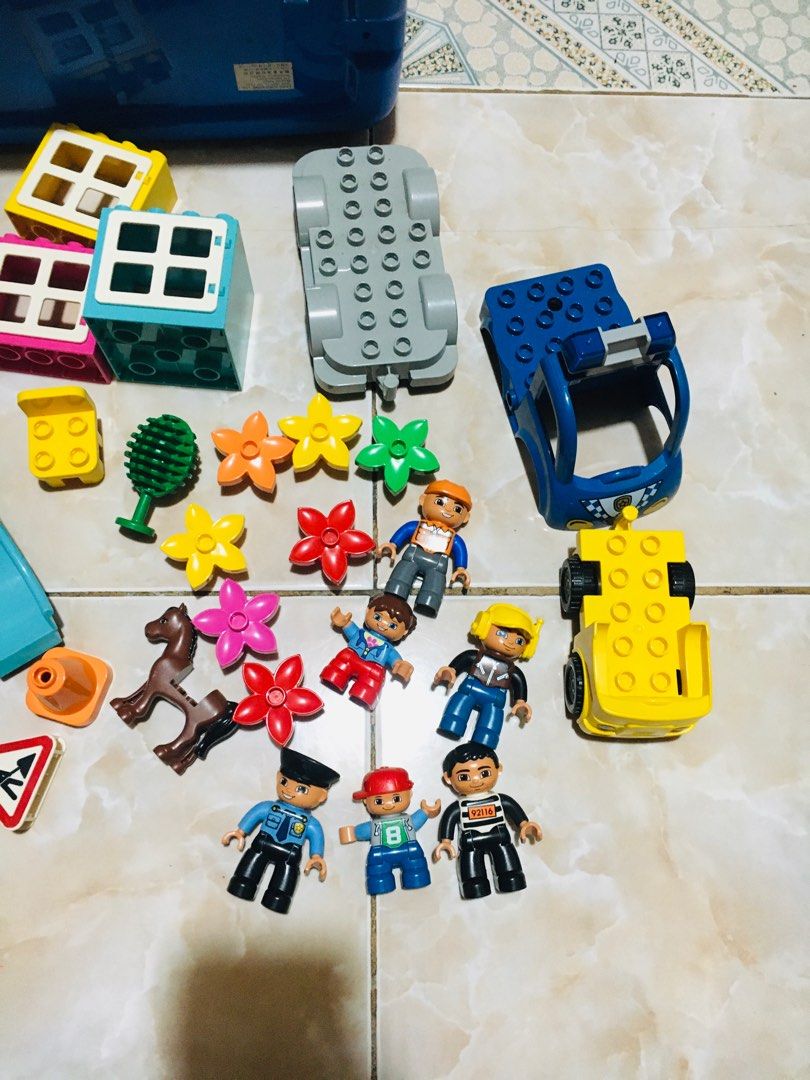 LEGO blocks (Category: Lego & Building Sets) located in Baguio. Submitted by vanity_kimo (Listing ID 1299847544, Image 3). Description: 📌LEGO blocks 📌big blocks 📌with container 📌LEGO markings .