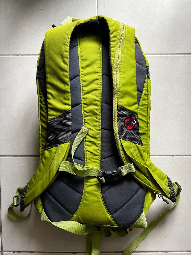 Mammut Nirvana Rocker 16L with water tank slot