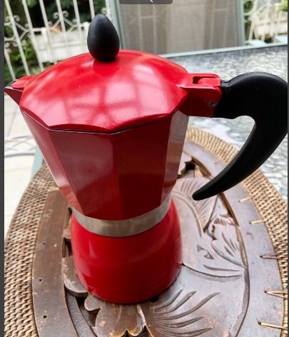 Mokapot for sale only (Category: Coffee Machines & Makers) located in Mandaluyong City. Submitted by cdtay (Listing ID 1299795462, Image 2). Description: Display only. loc qc.
