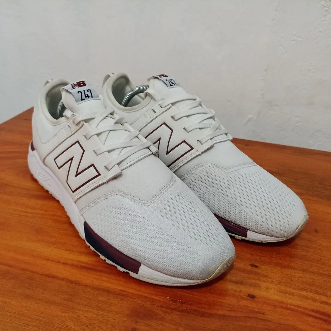 New balance 247, Fesyen Pria, Sepatu Sneakers di Carousell
