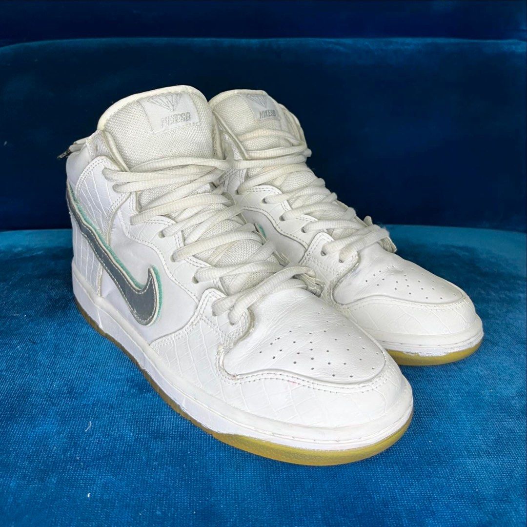 NIKE SB DUNK HIGH DIAMOND SUPPLY CO WHITE, Fesyen Pria, Sepatu