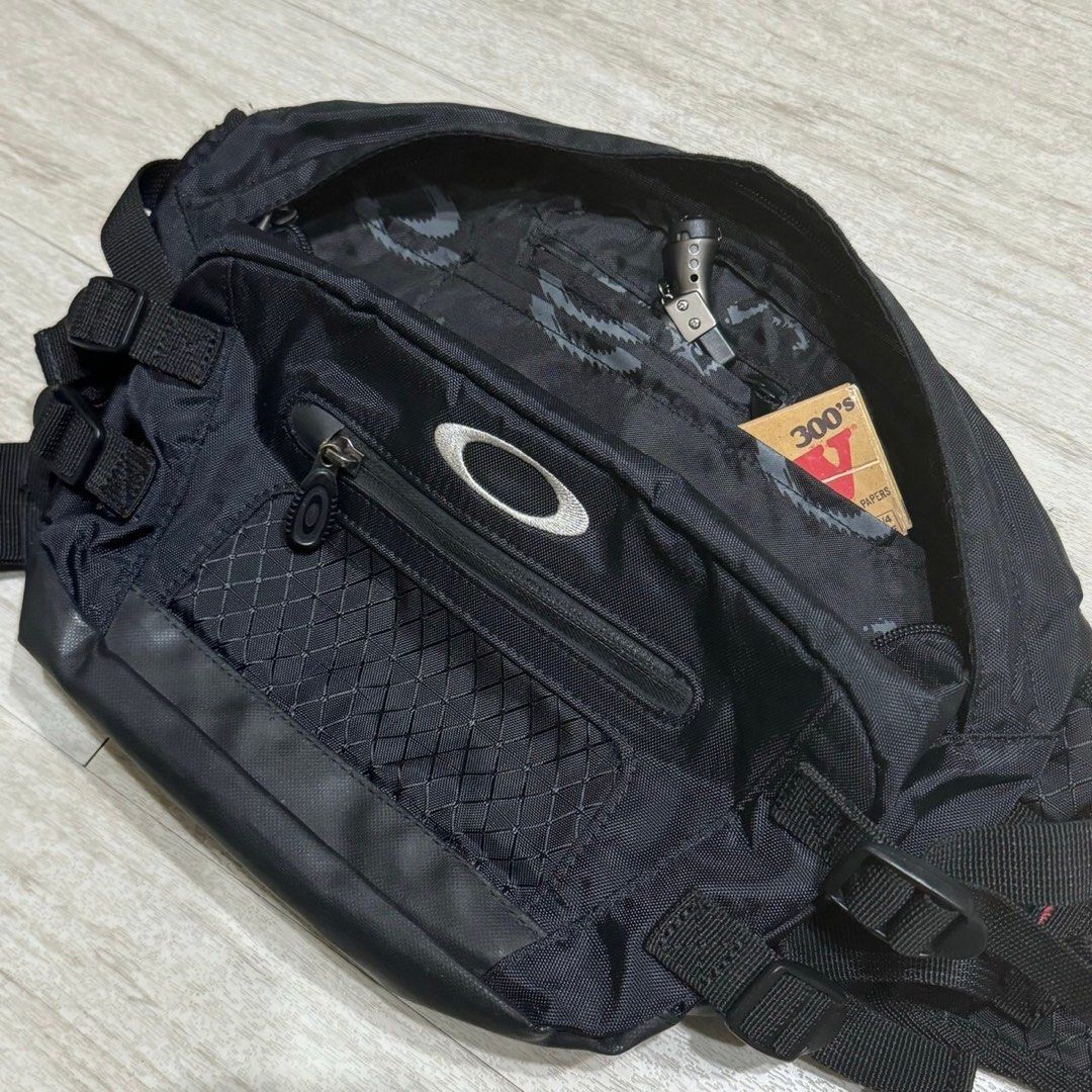 Oakley 00s Tactical Body bag 小包腰包側背包, 他的時尚, 包包與錢包