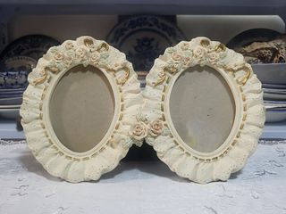 Old  oval resin photo Frame