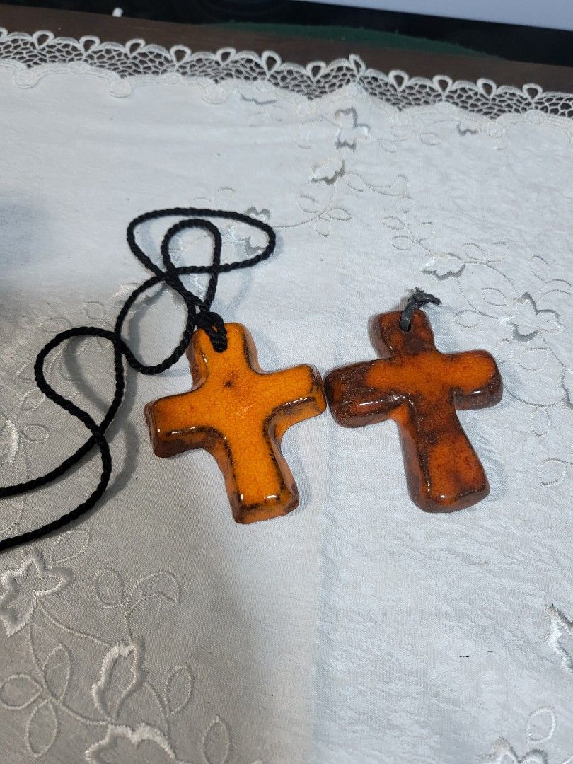 Petit CrossTerra Cotta Tile Wall Cross (Category: Wall Decor) located in Bulacan. Submitted by YourCollection (Listing ID 1299939880, Image 2). Description: Petit CrossTerra Cotta Tile Wall Cross Measurements H 2.5" W 2" ₱130 each.