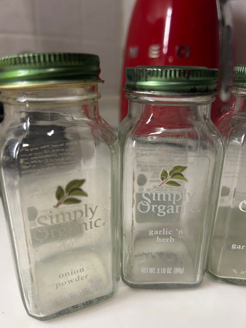 Simply organic brand Glass spice jars total 5pcs