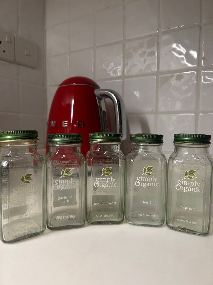 Simply organic brand Glass spice jars total 5pcs