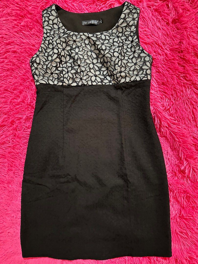 Sleeveless Formal Dress (Category: Dresses) located in Quezon City. Submitted by DeclutterStuffs (Listing ID 1299853912, Image 1). Description: Can fot to small to medium size.