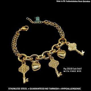 Stainless Steel Heart and Key Charm Bracelet (Design2)