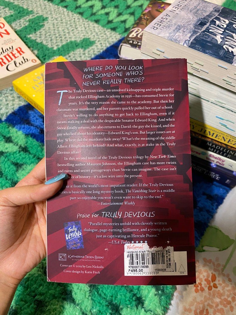 The Vanishing Stair by Maureen Johnson (Category: Storybooks) located in Taguig. Submitted by postjoonie (Listing ID 1299886836, Image 2). Description: for sale! nego price tag The Vanishing Stair by Maureen Johnson ╰ no signs of foxing and tanning ╰ no annotations/writings on pages ╰ good as new rfs: decluttering 🫶🏼 located in mckinley hill, mop: gcash, maya, bank transfer, mod: sdd, j&t, lbc.
