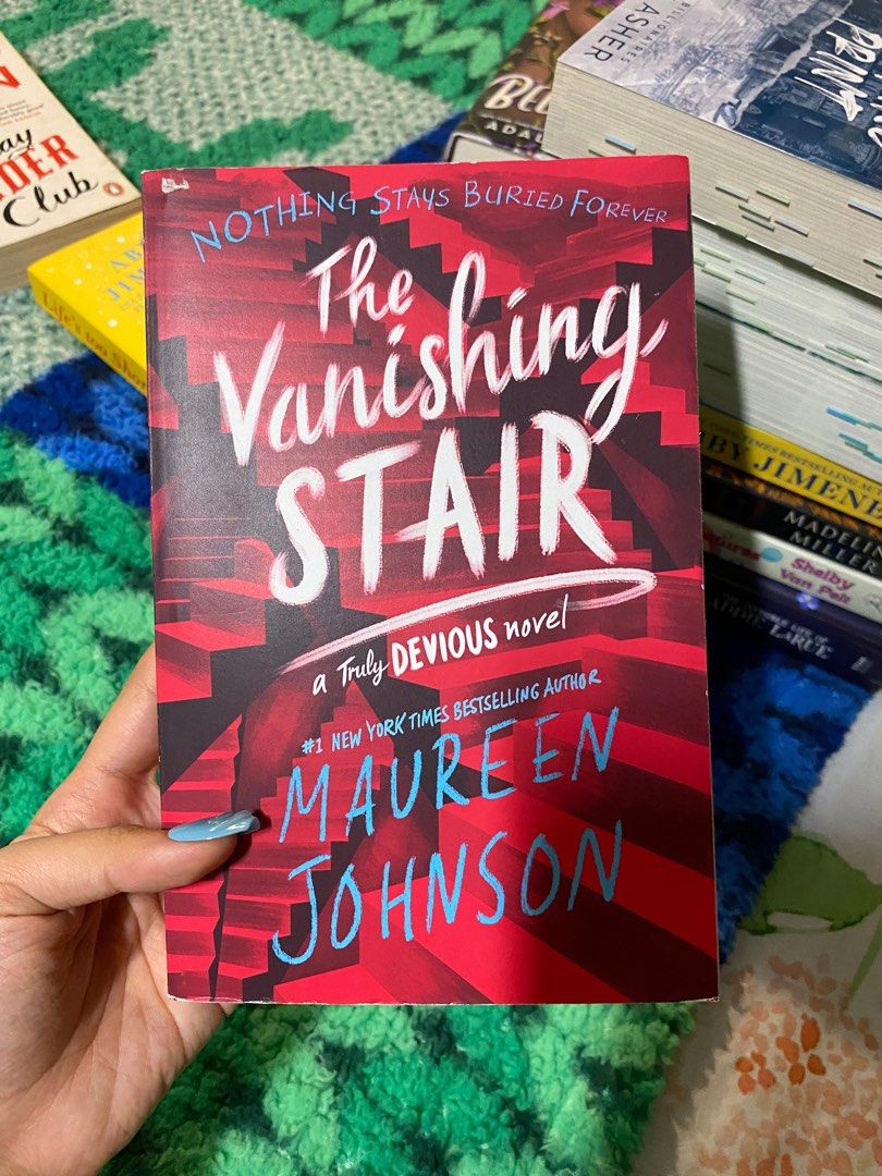 The Vanishing Stair by Maureen Johnson (Category: Storybooks) located in Taguig. Submitted by postjoonie (Listing ID 1299886836, Image 1). Description: for sale! nego price tag The Vanishing Stair by Maureen Johnson ╰ no signs of foxing and tanning ╰ no annotations/writings on pages ╰ good as new rfs: decluttering 🫶🏼 located in mckinley hill, mop: gcash, maya, bank transfer, mod: sdd, j&t, lbc.