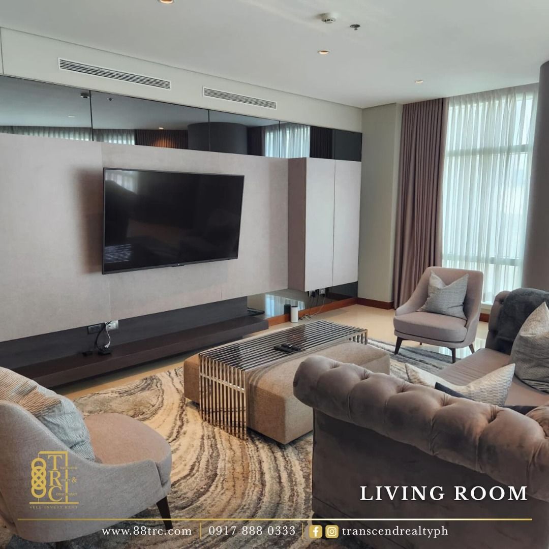 Two Roxas Triangle 3 Bedroom Unit for Sale (Category: Apartments & Condos) located in Makati City. Submitted by transcendrealty (Listing ID 1164891656, Image 2). Description: Come home to this meticulously designed three-bedroom unit and join a remarkable and privileged community within a twin-tower project crafted by Ayala Land Premier, dominating the skyline of Makati City. ⚜️ FOR SALE Two Roxas Triangle Condominium, Makati - 3 Bedrooms - 3 Bat